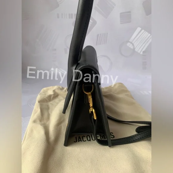 JACQUEMUS Le Chiquito moyen leather handbag - Picture 4 of 11